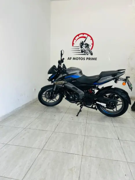 BAJAJ Dominar 160 , Foto 5
