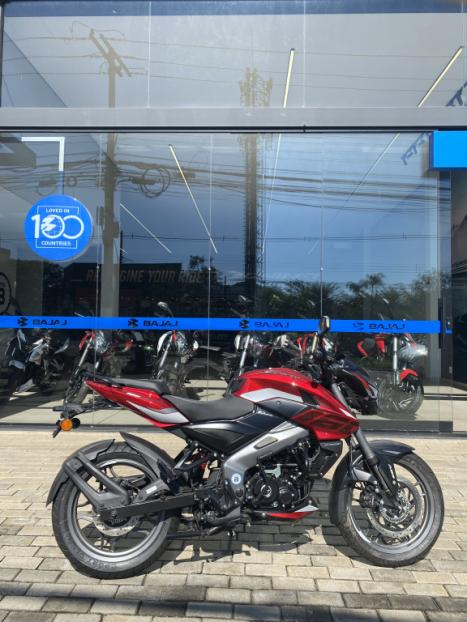 BAJAJ Dominar 160 , Foto 3