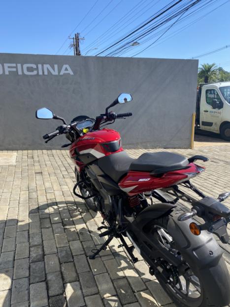 BAJAJ Dominar 160 , Foto 4