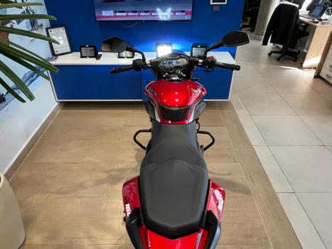 BAJAJ Dominar 200 , Foto 5