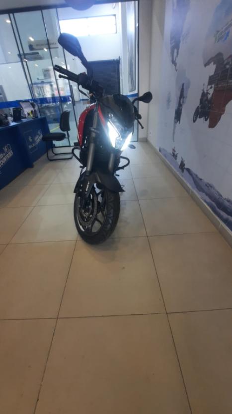 BAJAJ Dominar 200 , Foto 8