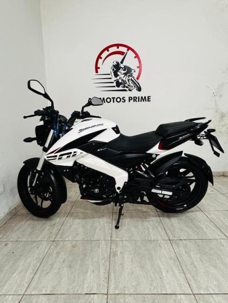 BAJAJ Dominar 200 , Foto 2