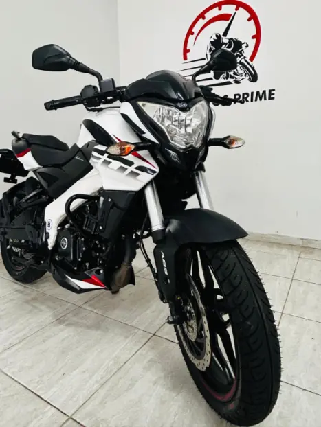 BAJAJ Dominar 200 , Foto 5