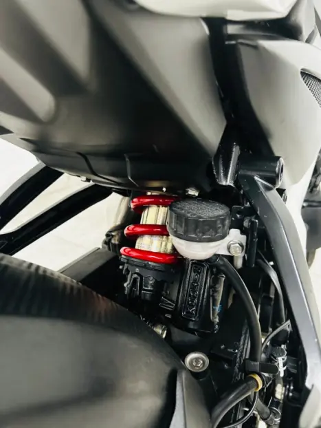 BAJAJ Dominar 200 , Foto 10