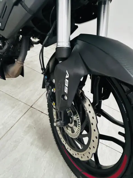 BAJAJ Dominar 200 , Foto 11