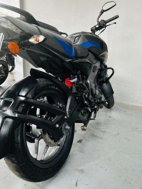 BAJAJ Dominar 200 , Foto 8