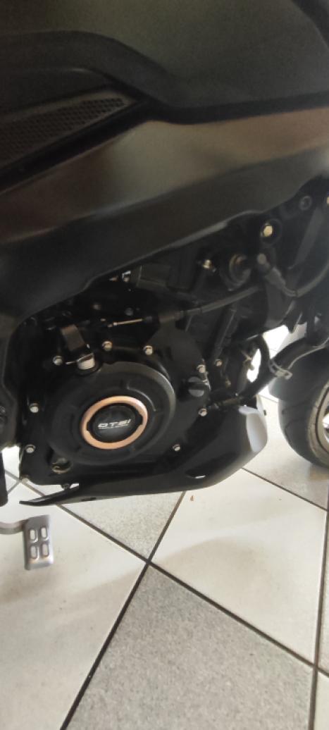 BAJAJ Dominar 400 , Foto 3