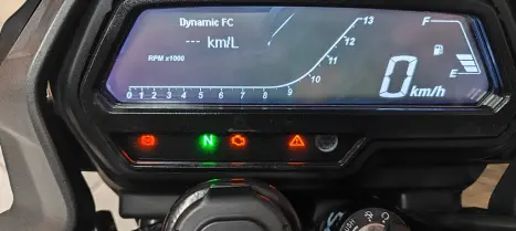 BAJAJ Dominar 400 , Foto 11