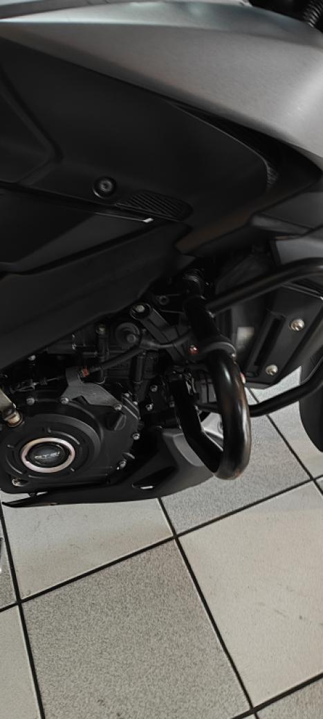 BAJAJ Dominar 400 , Foto 2