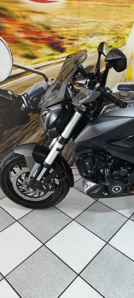 BAJAJ Dominar 400 , Foto 17