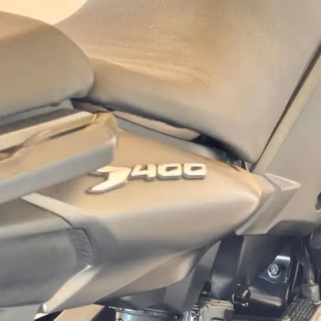 BAJAJ Dominar 400 , Foto 8
