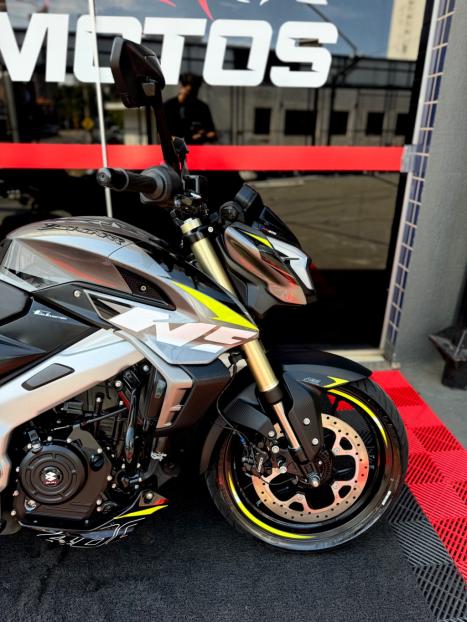 BAJAJ Dominar 400 , Foto 3