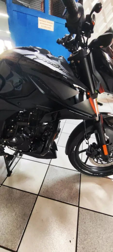 BAJAJ Pulsar 150 , Foto 22