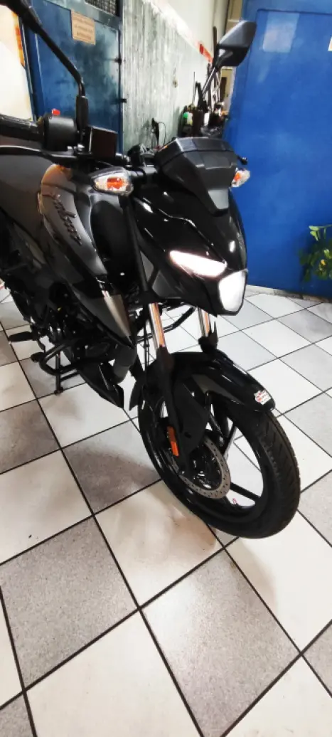BAJAJ Pulsar 150 , Foto 26