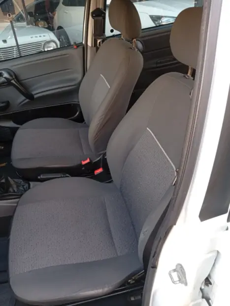 CHEVROLET Classic Sedan 1.0 4P VHCE FLEX LS, Foto 7 CHEVROLET Classic Sedan 1.0 4P VHCE FLEX LS, Foto 7