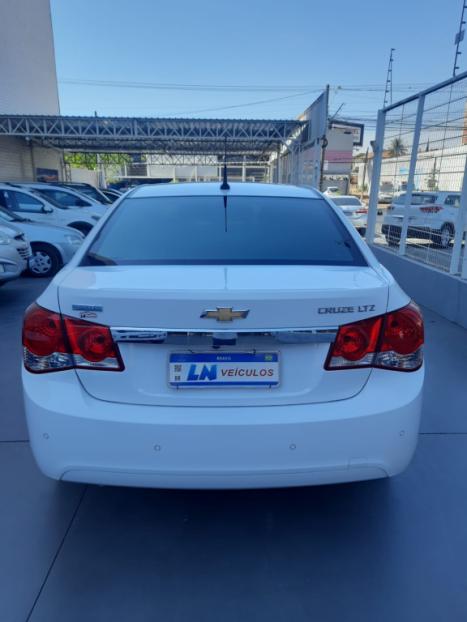 CHEVROLET Cruze Sedan 1.8 16V 4P LTZ ECOTEC FLEX AUTOMÁTICO, Foto 5 CHEVROLET Cruze Sedan 1.8 16V 4P LTZ ECOTEC FLEX AUTOMÁTICO, Foto 5