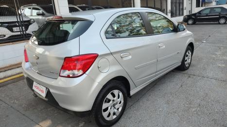 CHEVROLET Onix Hatch 1.0 4P FLEX LT, Foto 5 CHEVROLET Onix Hatch 1.0 4P FLEX LT, Foto 5