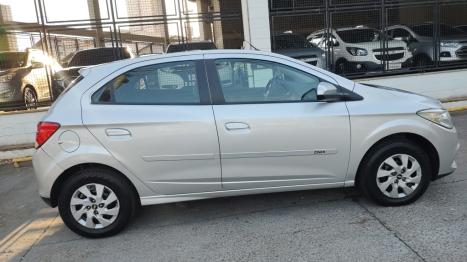 CHEVROLET Onix Hatch 1.0 4P FLEX LT, Foto 6 CHEVROLET Onix Hatch 1.0 4P FLEX LT, Foto 6