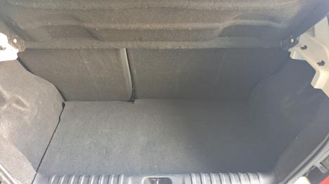 CHEVROLET Onix Hatch 1.4 4P FLEX LT, Foto 5 CHEVROLET Onix Hatch 1.4 4P FLEX LT, Foto 5