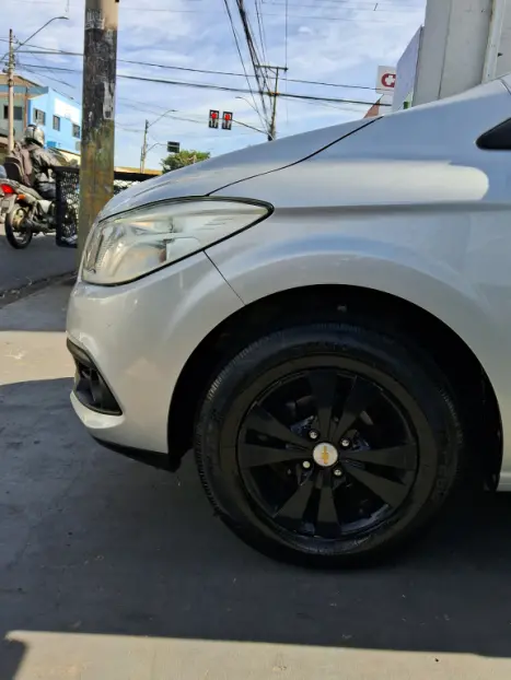 CHEVROLET Onix Hatch 1.0 4P FLEX LT, Foto 3