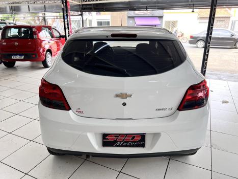 CHEVROLET Onix Hatch 1.4 4P FLEX LT, Foto 5