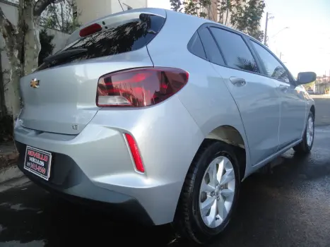 CHEVROLET Onix Hatch 1.0 4P FLEX LT2, Foto 3 CHEVROLET Onix Hatch 1.0 4P FLEX LT2, Foto 3