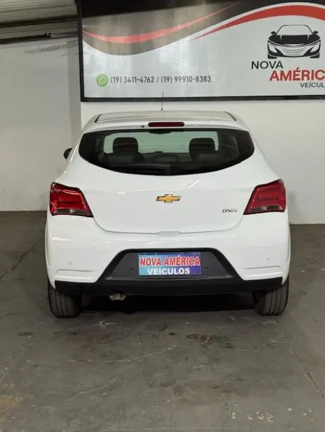 CHEVROLET Onix Hatch 1.4 4P FLEX LT, Foto 5