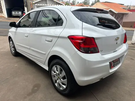 CHEVROLET Onix Hatch 1.4 4P FLEX LT, Foto 5