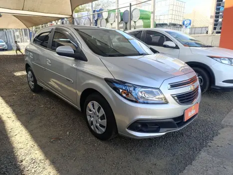 CHEVROLET Onix Hatch 1.4 4P FLEX LT, Foto 2