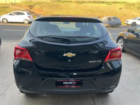 CHEVROLET Onix Hatch 1.4 4P FLEX LTZ, Foto 6