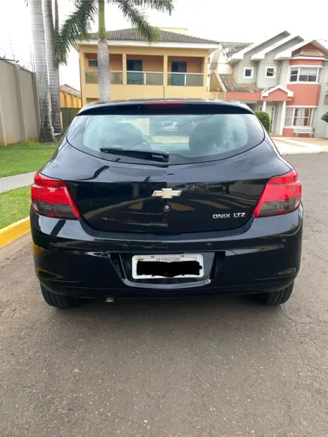 CHEVROLET Onix Hatch 1.4 4P FLEX LTZ AUTOMTICO, Foto 2