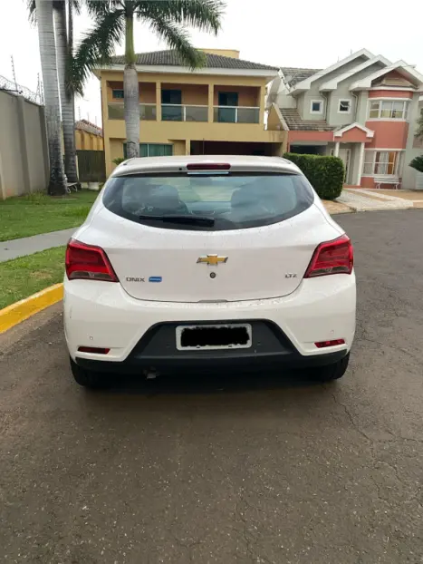 CHEVROLET Onix Hatch 1.4 4P FLEX LTZ AUTOMTICO, Foto 2