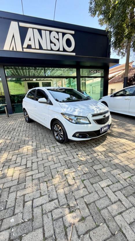 CHEVROLET Onix Hatch 1.4 4P FLEX LTZ, Foto 2