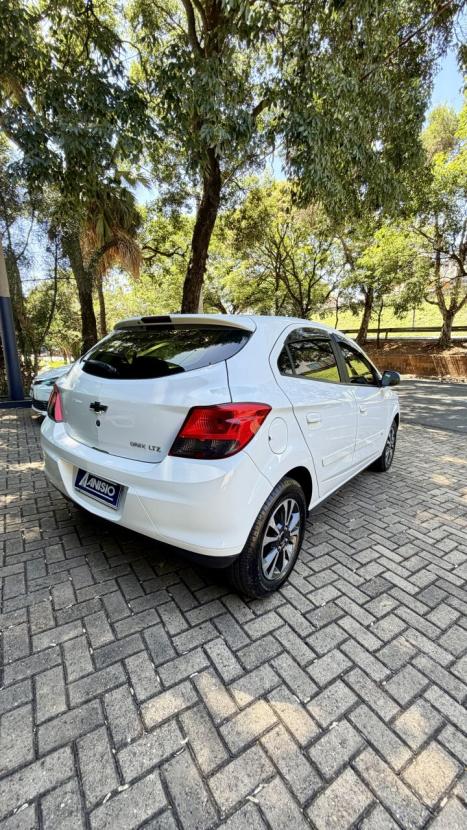 CHEVROLET Onix Hatch 1.4 4P FLEX LTZ, Foto 4