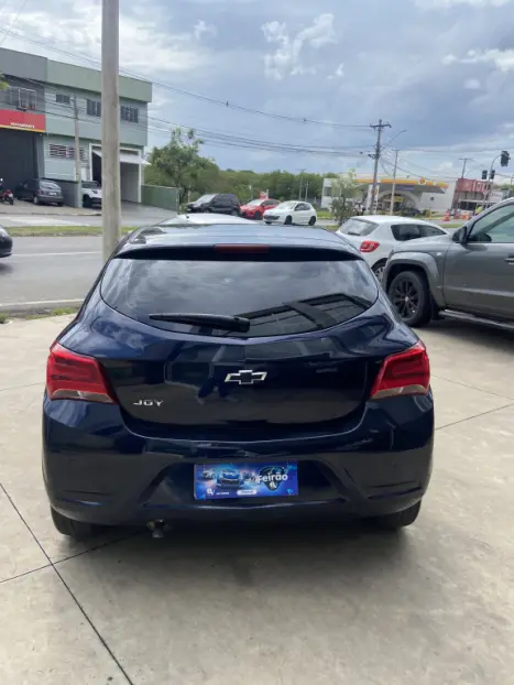 CHEVROLET Onix Hatch 1.0 4P FLEX JOY BLACK, Foto 3