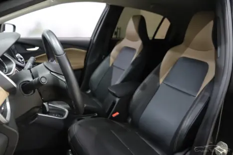 CHEVROLET Onix Hatch 1.0 12V 4P FLEX PREMIER 2 TURBO AUTOMÁTICO, Foto 7 CHEVROLET Onix Hatch 1.0 12V 4P FLEX PREMIER 2 TURBO AUTOMÁTICO, Foto 7