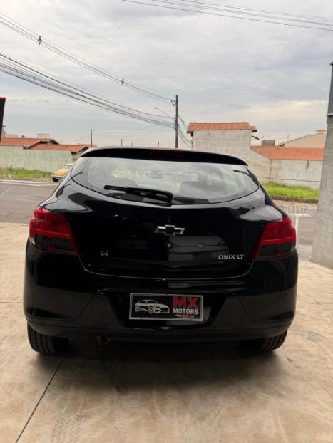 CHEVROLET Onix Hatch 1.4 4P FLEX LT, Foto 4