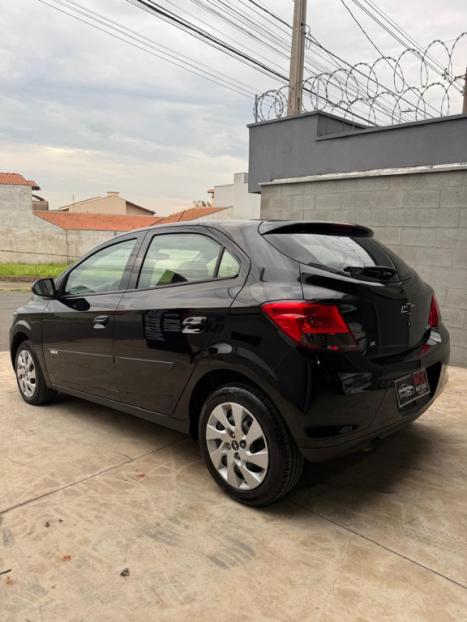 CHEVROLET Onix Hatch 1.4 4P FLEX LT, Foto 8