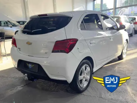 CHEVROLET Onix Hatch 1.4 4P FLEX LT, Foto 6
