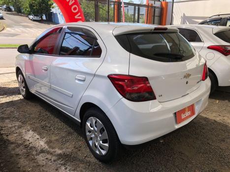 CHEVROLET Onix Hatch 1.4 4P FLEX LT, Foto 4