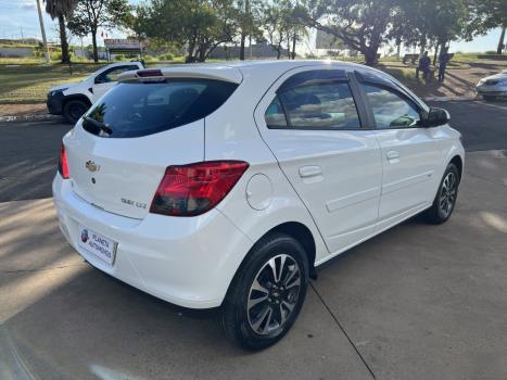 CHEVROLET Onix Hatch 1.4 4P FLEX LTZ AUTOM�TICO, Foto 4