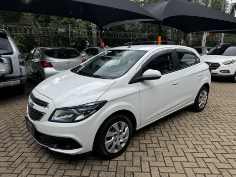 CHEVROLET Onix Hatch 1.4 4P FLEX LT, Foto 2