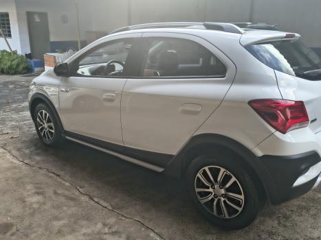 CHEVROLET Onix Hatch 1.4 4P FLEX ACTIV AUTOM�TICO, Foto 2