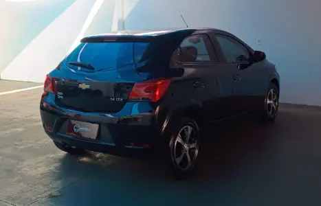 CHEVROLET Onix Hatch 1.4 4P FLEX LTZ, Foto 5