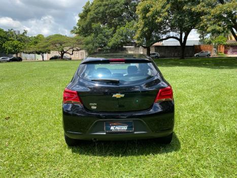 CHEVROLET Onix Hatch 1.4 4P FLEX ADVANTAGE AUTOM�TICO, Foto 8