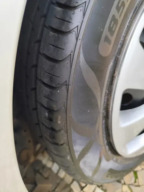 CHEVROLET Onix Hatch 1.4 4P FLEX LT, Foto 3