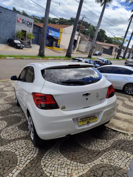 CHEVROLET Onix Hatch 1.4 4P FLEX LT, Foto 7