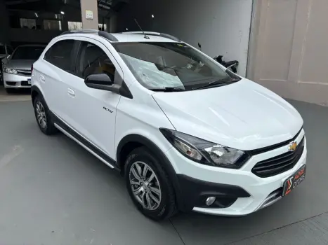 CHEVROLET Onix Hatch 1.4 4P FLEX ACTIV AUTOM�TICO, Foto 3