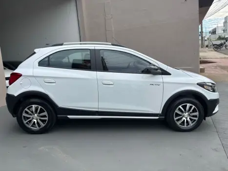 CHEVROLET Onix Hatch 1.4 4P FLEX ACTIV AUTOM�TICO, Foto 5