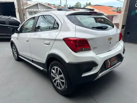 CHEVROLET Onix Hatch 1.4 4P FLEX ACTIV AUTOM�TICO, Foto 7